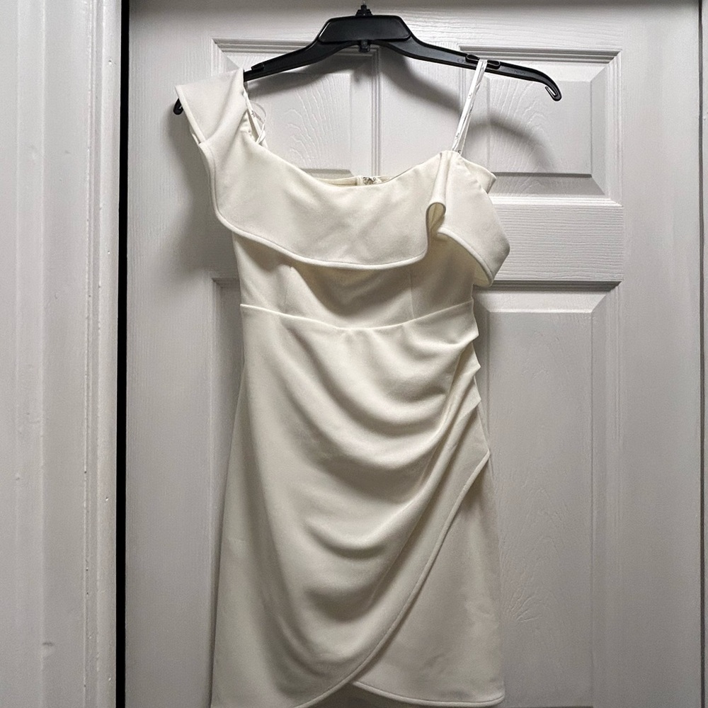 Worn Once And Dry Cleaned. - image 3